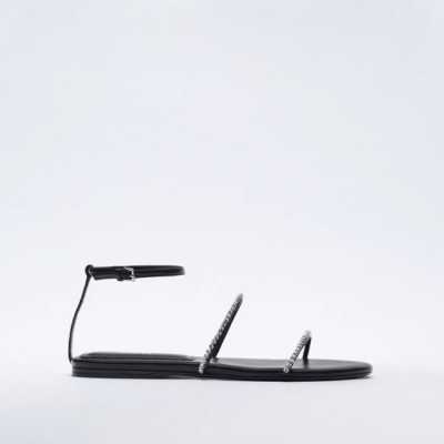 2021 new women's shoes Black round head Rhinestone flat sandals Low heel women's shoes with ankle straps